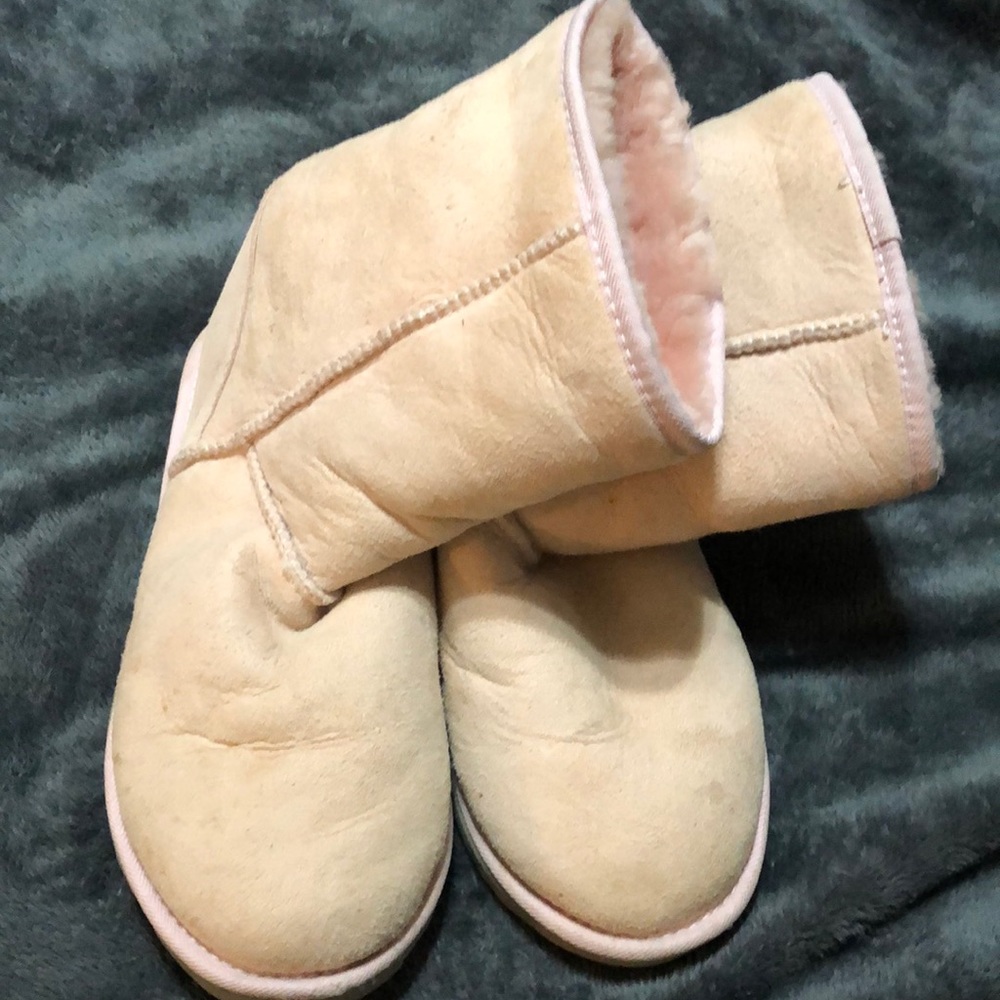 Light pink UGGs